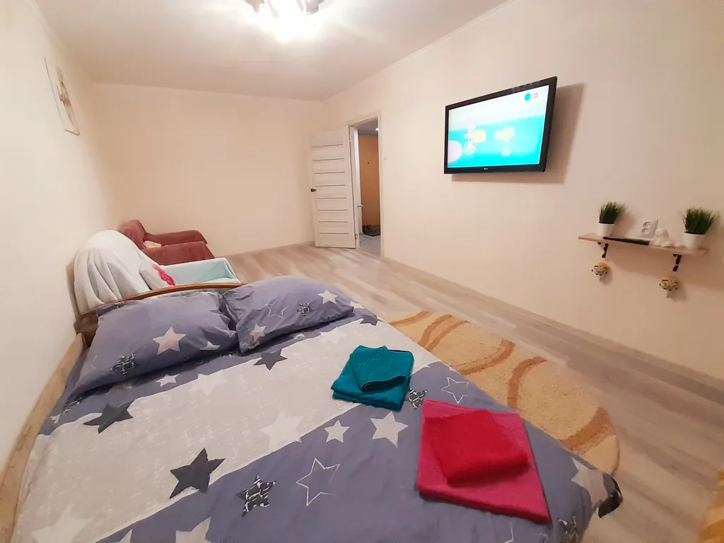 Квартира однокомнатная на улице Серго Орджоникидзе, 34 м², Ярославль — спальня, фото 6