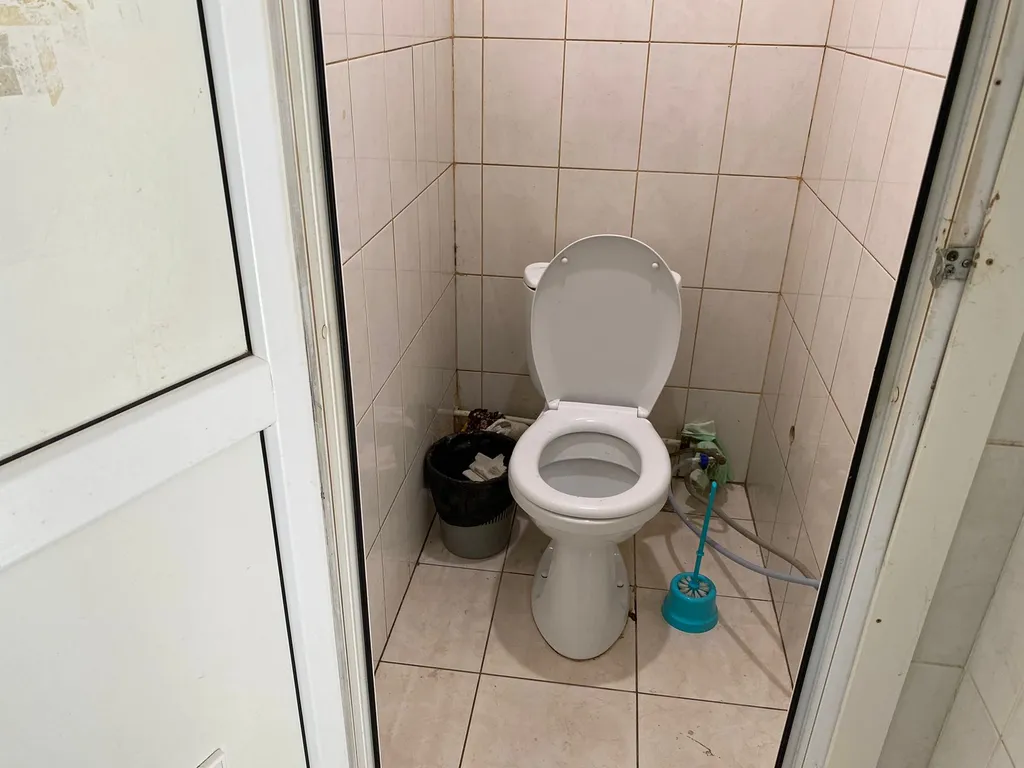 Номер 2-местный на улице Малышева, 12 м², Екатеринбург — ванная комната, фото 2