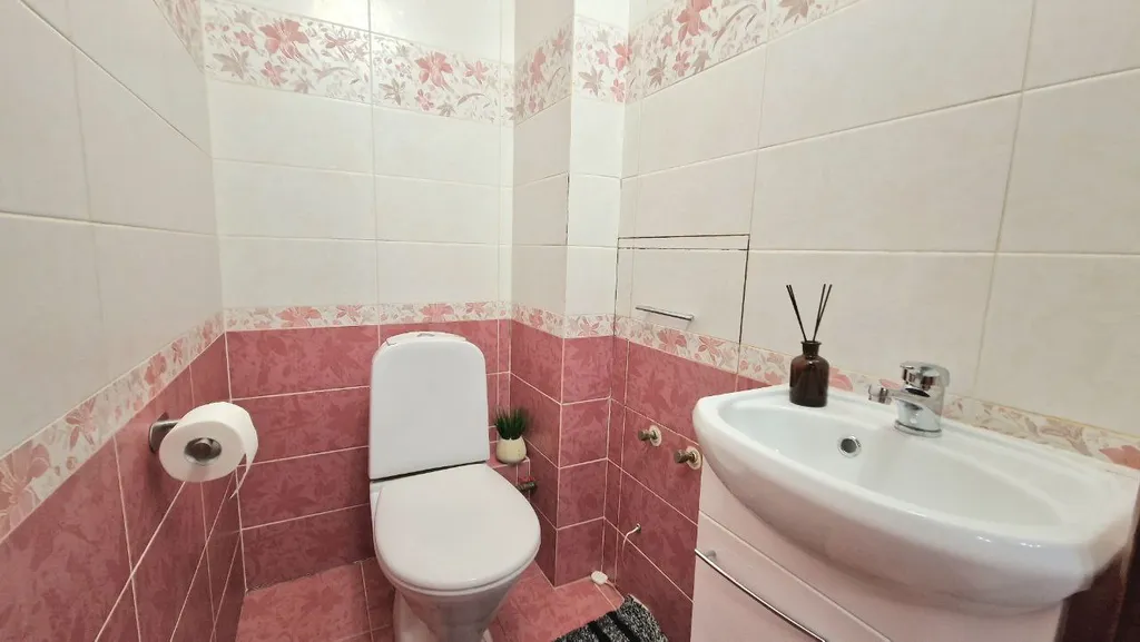 Квартира двухкомнатная у Кремлёвской, в Вахитовском, 72 м², Казань — ванная комната, фото 4