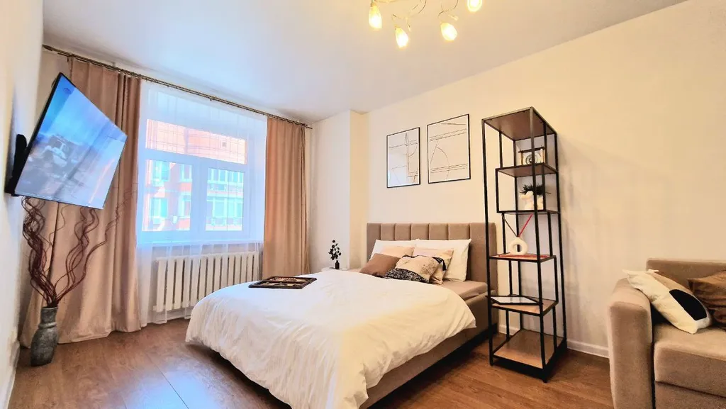 Квартира двухкомнатная у Кремлёвской, в Вахитовском, 72 м², Казань — спальня, фото 2