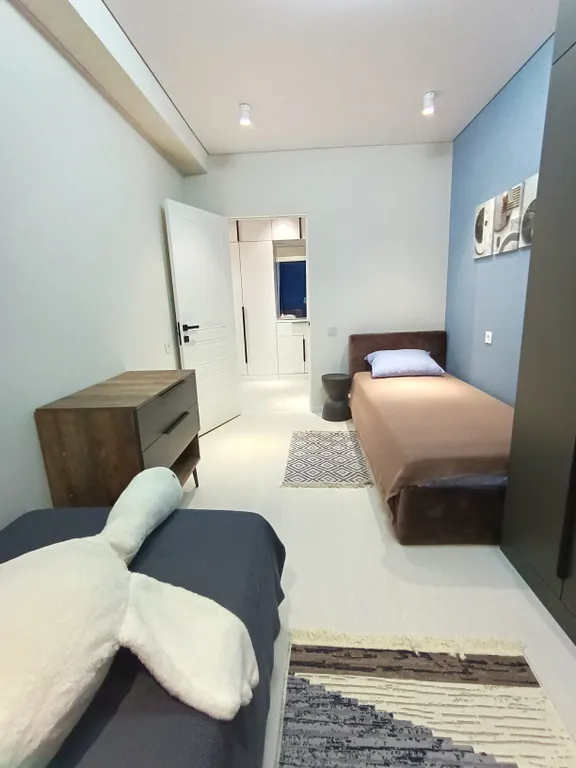 Квартира трёхкомнатная на улице Булгакова, 77 м², Пятигорск — спальня, фото 11