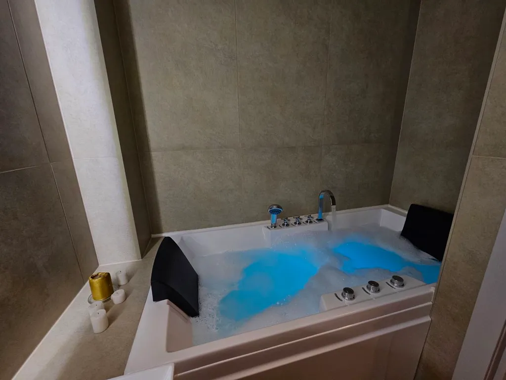 Апартаменты с джакузи и видом на закат