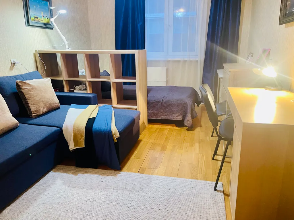 Квартира трёхкомнатная на улице Пржевальского, 89 м², Тюмень — спальня, фото 12