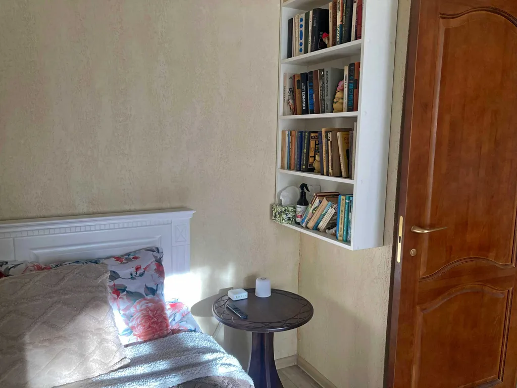 Квартира однокомнатная на улице Гостинодворской, 30 м², Старая Русса — спальня, фото 4