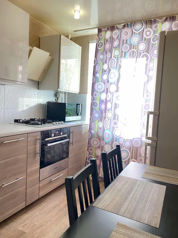 Квартира трёхкомнатная на проспекте Победы, 72 м², Кстово — кухня, фото 4