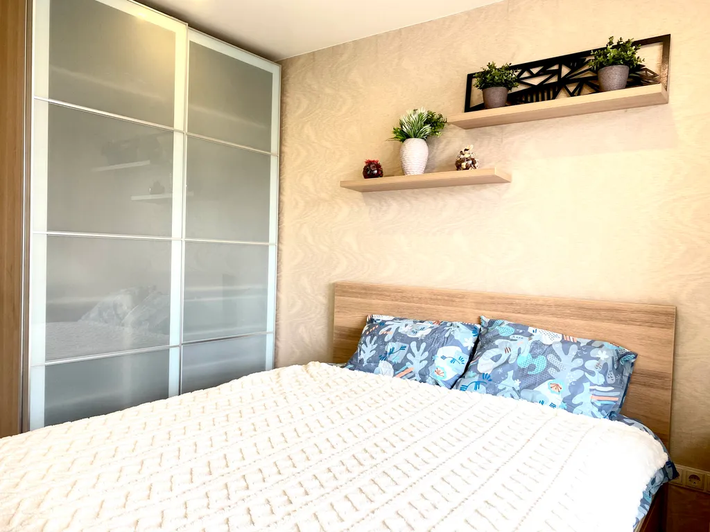 Квартира трёхкомнатная на проспекте Победы, 72 м², Кстово — спальня, фото 12