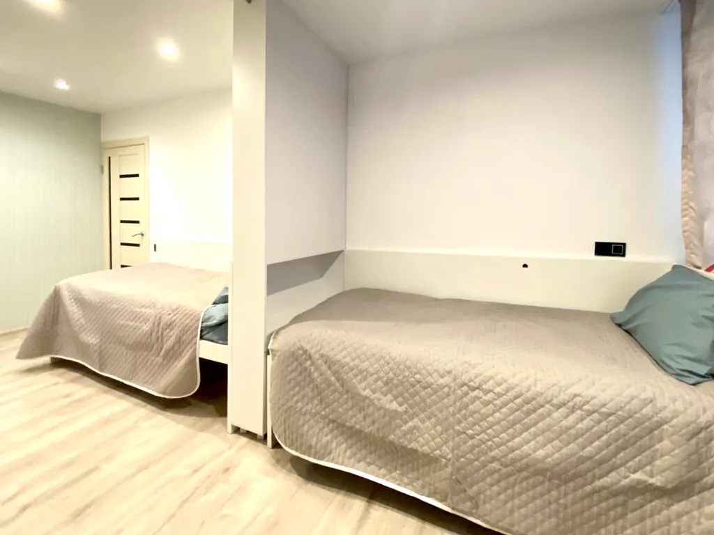 Квартира трёхкомнатная на проспекте Победы, 72 м², Кстово — спальня, фото 8