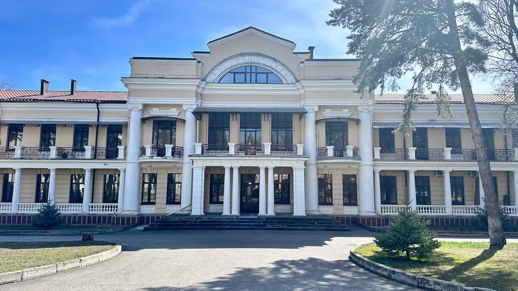 Люкс квартира в особняке Александра третьего, Ессентуки — фото 2