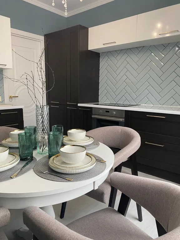 Квартира двухкомнатная в Ново-Савиновском, 61 м², Казань — кухня, фото 3