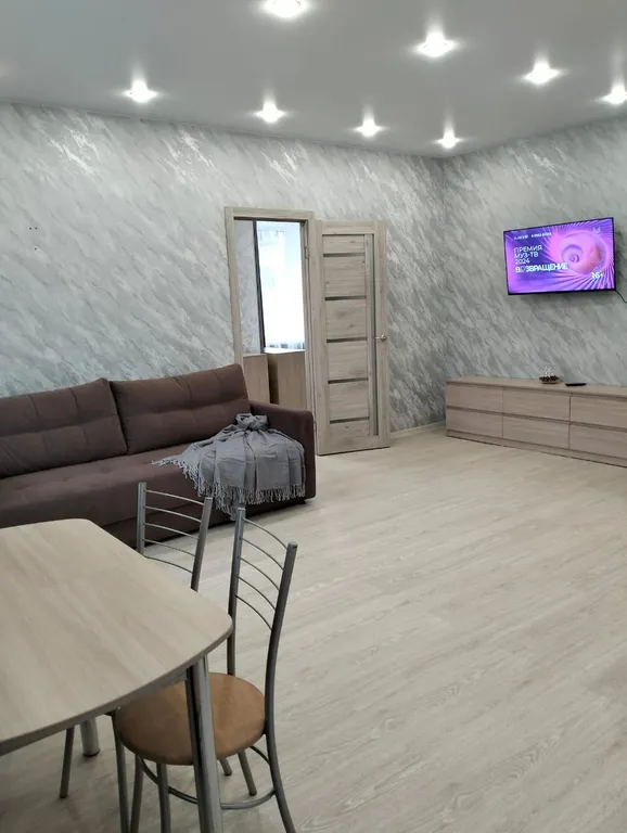 Квартира двухкомнатная на улице Мельникайте, 45 м², Тюмень — фото 13