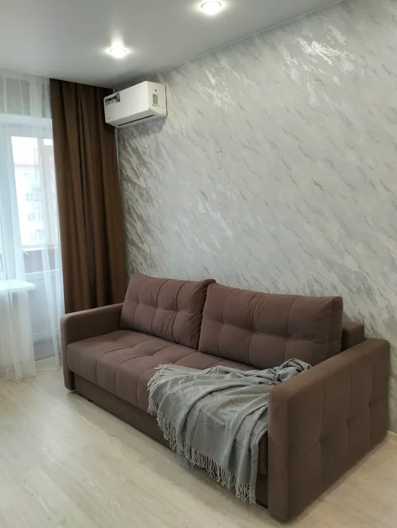 Квартира двухкомнатная на улице Мельникайте, 45 м², Тюмень — фото 5