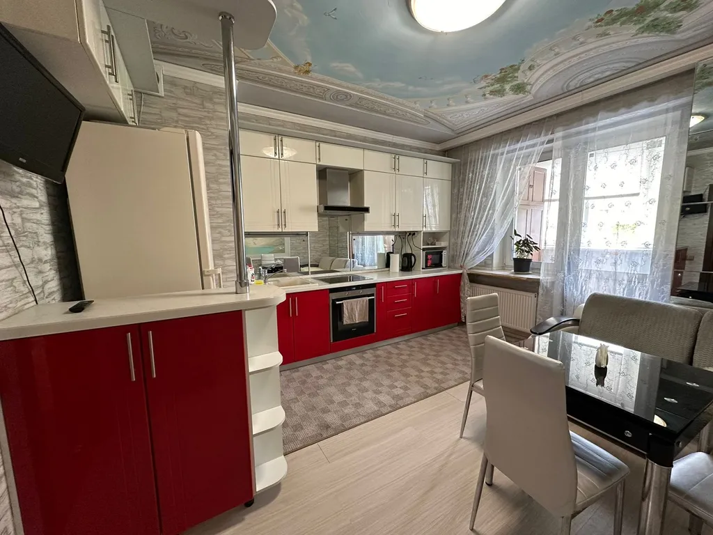 Квартира однокомнатная на улице Школьной, 45 м², Ивантеевка — кухня, фото 4