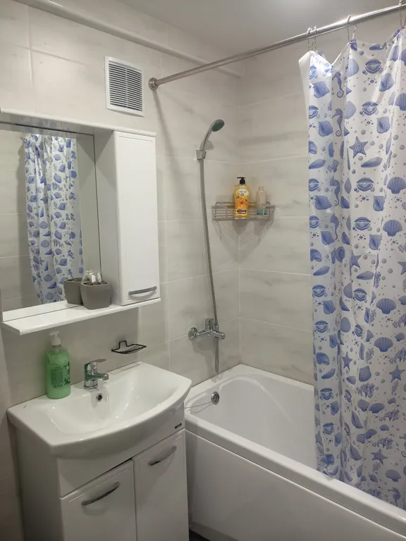 Квартира двухкомнатная на улице Героеве Медикове, 45 м², Кисловодск — ванная комната