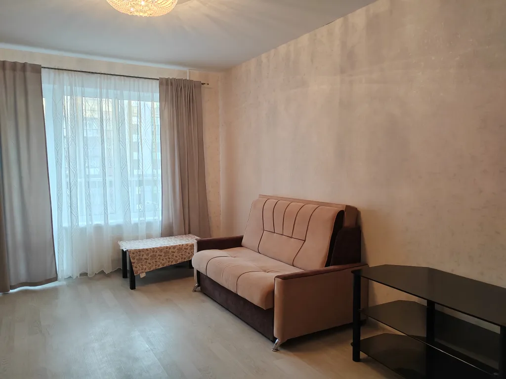 Квартира двухкомнатная на улице Ворошилова, 57 м², Великий Новгород — спальня, фото 2