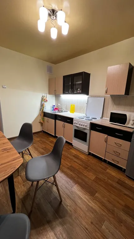 Квартира однокомнатная на улице Ньютоне, 40 м², Ярославль — кухня, фото 6