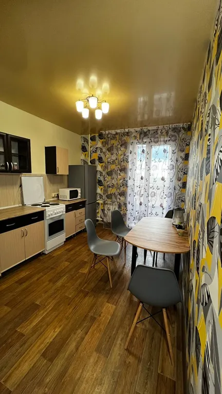 Квартира однокомнатная на улице Ньютоне, 40 м², Ярославль — кухня