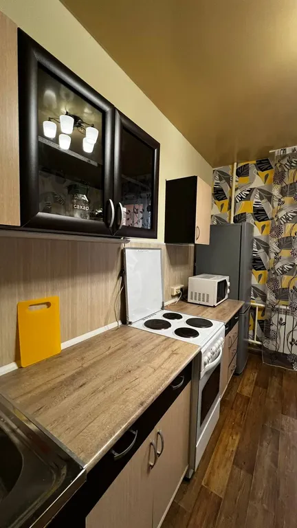 Квартира однокомнатная на улице Ньютоне, 40 м², Ярославль — кухня, фото 2