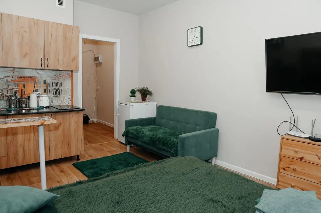 Студия однокомнатная в переулке Археолога Михаила Герасимова, 30 м², Иркутск — кухня, фото 2