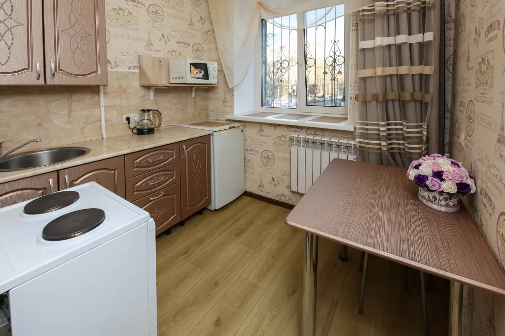 Квартира однокомнатная на улице Республики, 36 м², Тюмень — кухня