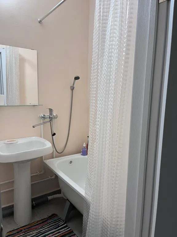 Квартира двухкомнатная в деревни Куюки, 50 м², Казань — ванная комната