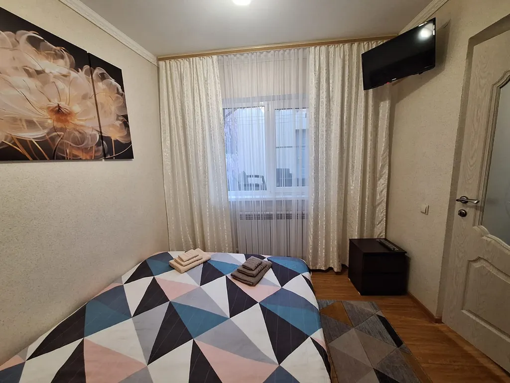 Квартира двухкомнатная на улице Берёзовской, 42 м², Кисловодск — спальня, фото 3