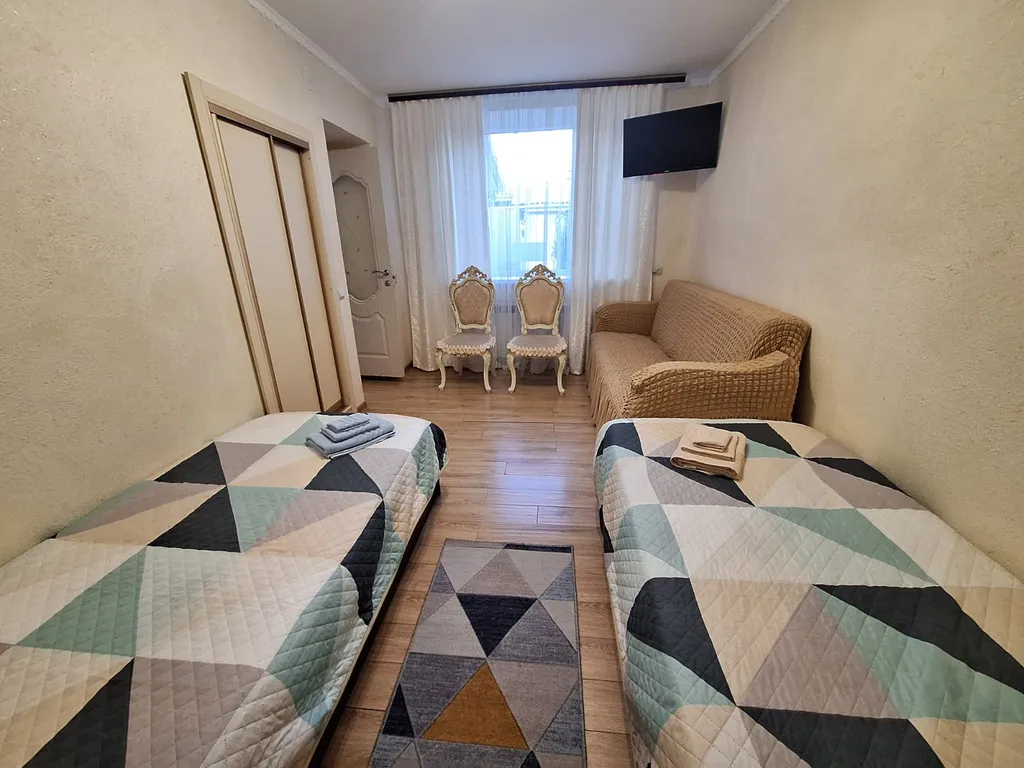 Квартира двухкомнатная на улице Берёзовской, 42 м², Кисловодск — спальня, фото 5