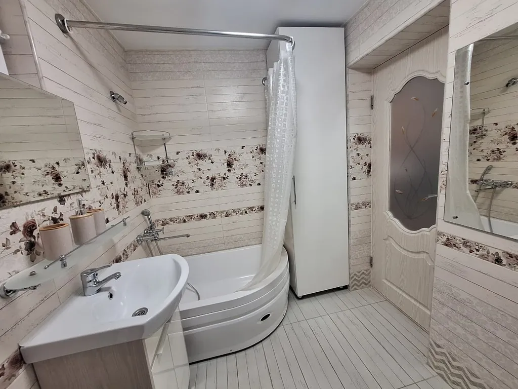 Квартира двухкомнатная на улице Берёзовской, 42 м², Кисловодск — ванная комната