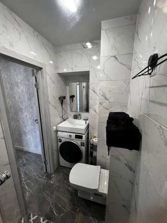 Квартира двухкомнатная в Октябрьском, 40 м², Иркутск — ванная комната