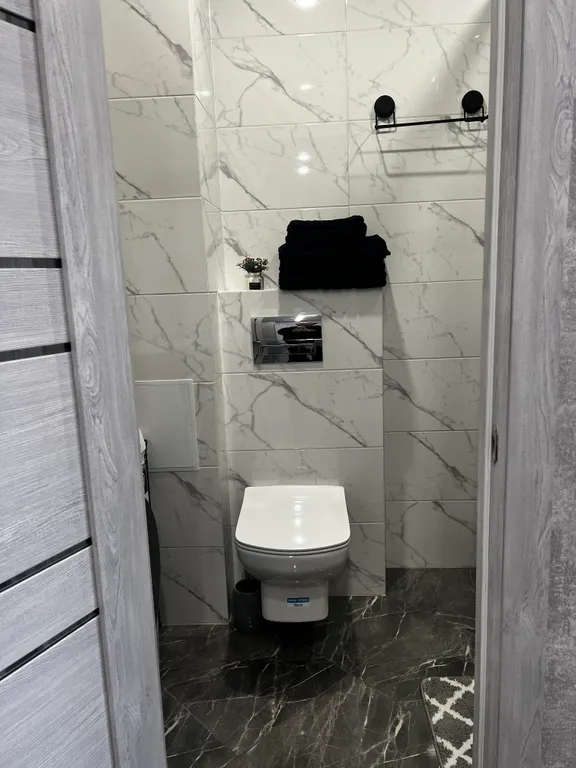Квартира двухкомнатная в Октябрьском, 40 м², Иркутск — ванная комната, фото 4