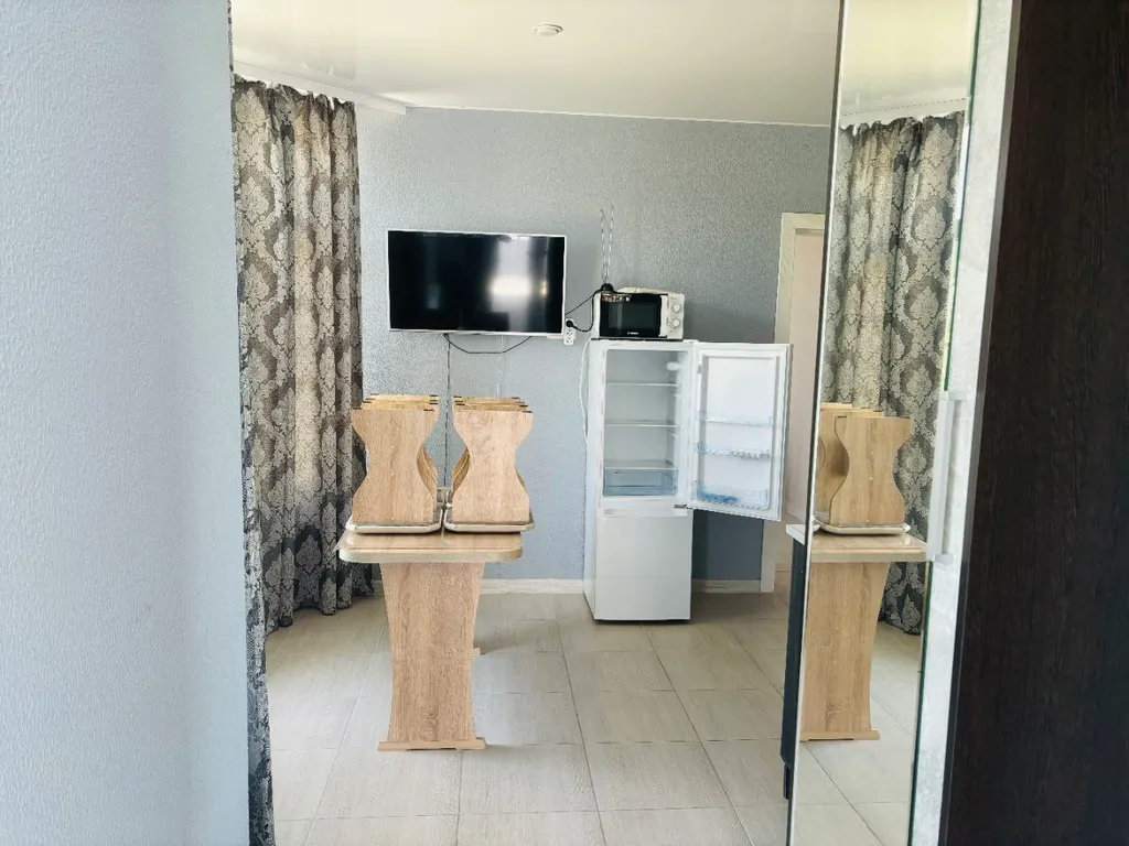 Дом с бассейном у моря