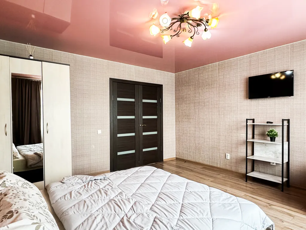 Квартира однокомнатная у Проспекта Космонавтов, в Эльмаше, 55 м², Екатеринбург — спальня, фото 5