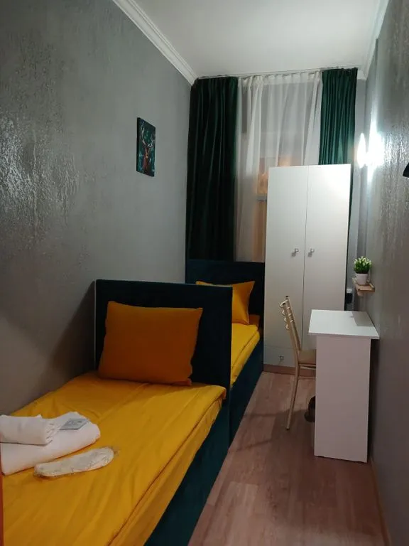 Двухместный номер с 2 отдельными кроватями без удобств