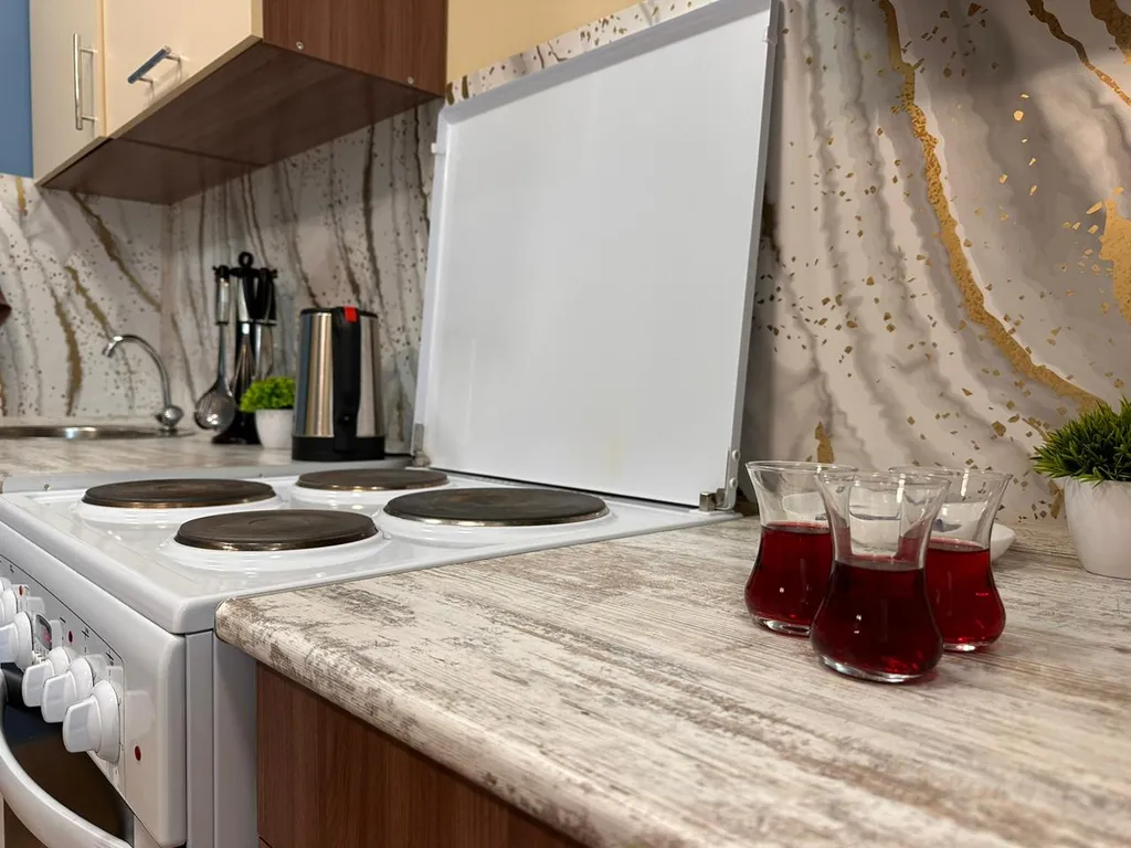Квартира однокомнатная у Проспекта Космонавтов, в Эльмаше, 40 м², Екатеринбург — кухня, фото 2