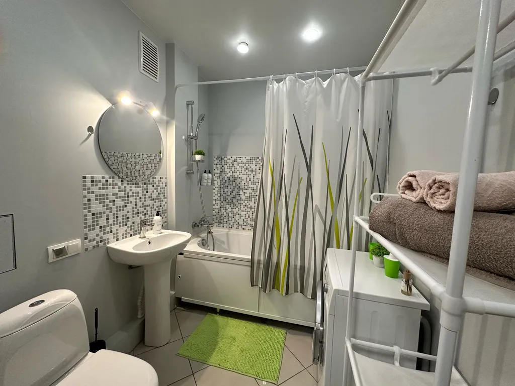 Квартира однокомнатная у Проспекта Космонавтов, в Эльмаше, 40 м², Екатеринбург — ванная комната