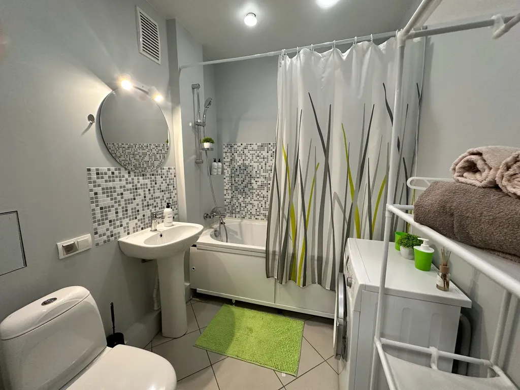 Квартира однокомнатная у Проспекта Космонавтов, в Эльмаше, 40 м², Екатеринбург — ванная комната, фото 2