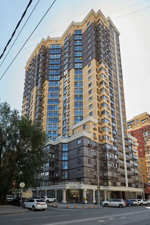 Квартира двухкомнатная на улице Максима Горького, 47 м², Ростов-на-Дону — двор, фото 2