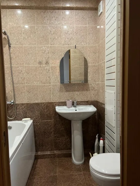 Квартира однокомнатная на проспекте Акулиничева, 50 м², Каспийск — фото 8