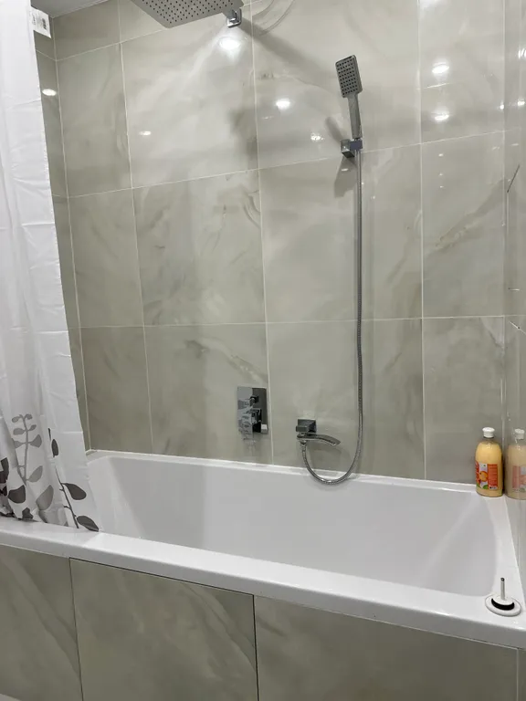 Квартира однокомнатная на бульваре Засамарской Слободе, 45 м², Самара — ванная комната