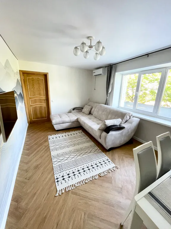 Квартира двухкомнатная в Фрунзенском, 45 м², Владивосток — спальня, фото 3
