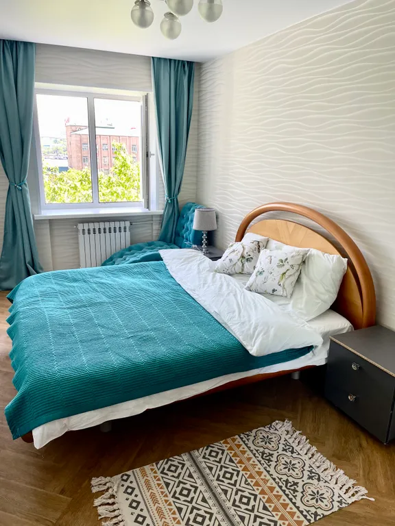 Квартира двухкомнатная в Фрунзенском, 45 м², Владивосток — спальня, фото 6