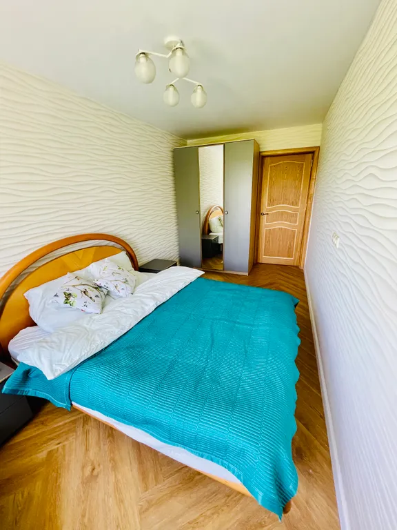 Квартира двухкомнатная в Фрунзенском, 45 м², Владивосток — спальня, фото 7