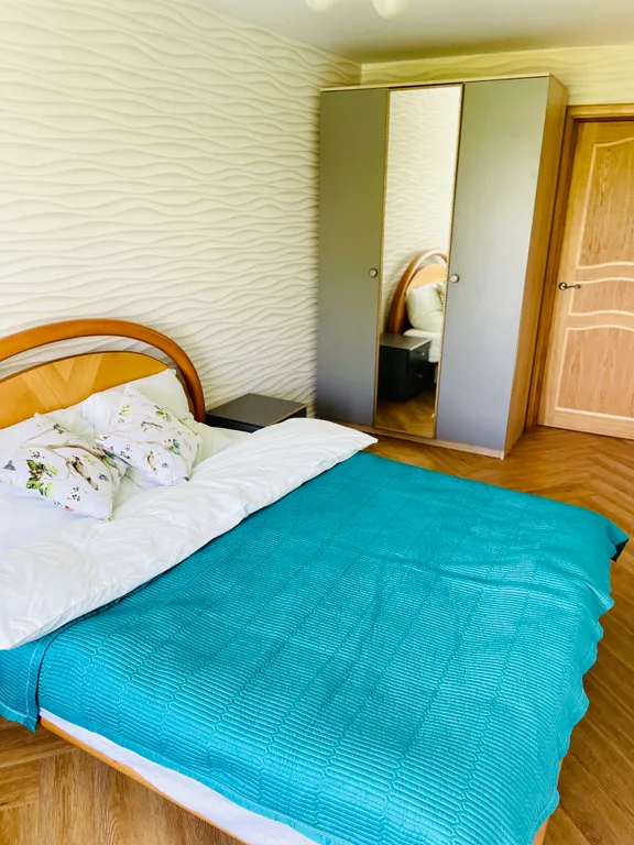 Квартира двухкомнатная в Фрунзенском, 45 м², Владивосток — спальня, фото 8