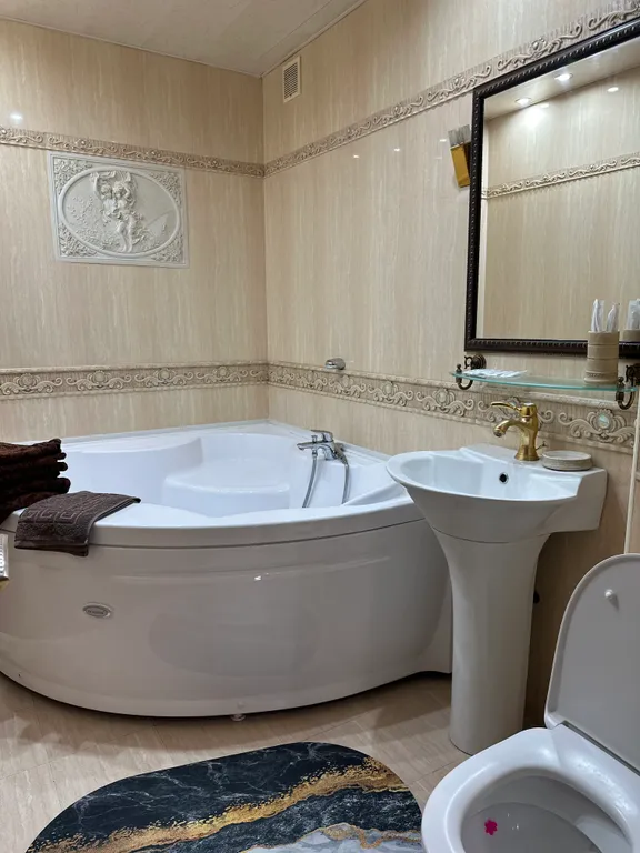 Квартира двухкомнатная на улице Большевисткой, 68 м², Симферополь — фото 12