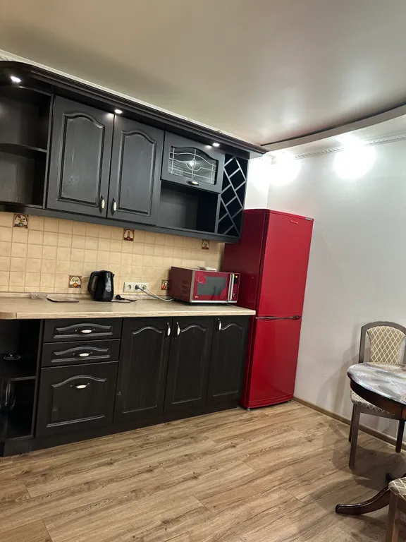 Квартира двухкомнатная на улице Большевисткой, 68 м², Симферополь — фото 9