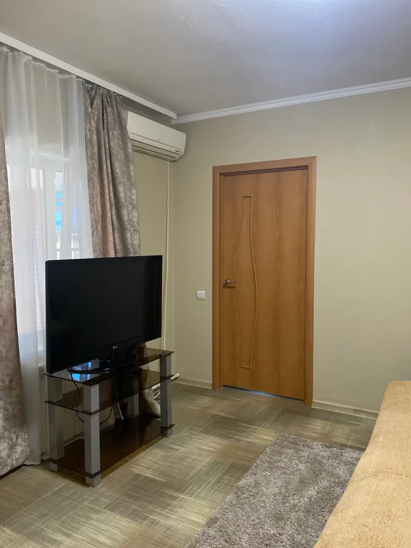 Квартира трёхкомнатная в переулке Володарского, 68 м², Каменск-Шахтинский — фото 7