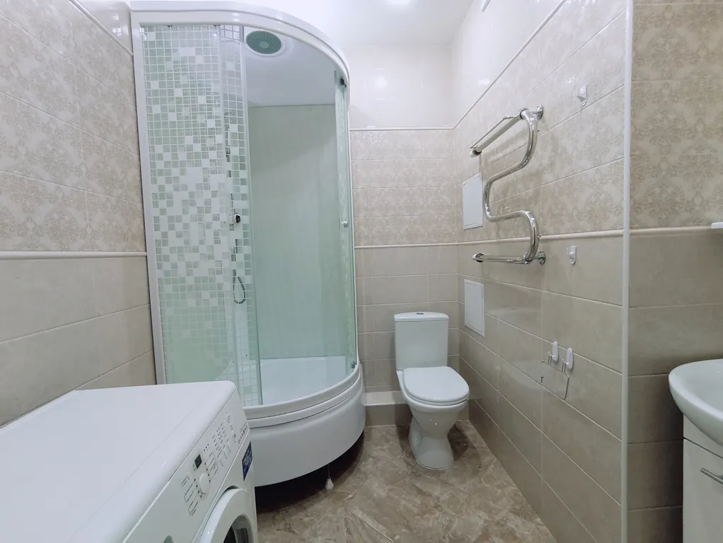 Квартира однокомнатная на улице Владимирской, 46 м², Анапа — ванная комната