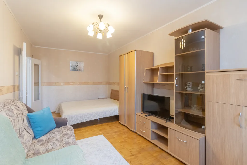 Квартира однокомнатная на улице Пархоменко, 42 м², Петрозаводск — спальня, фото 2