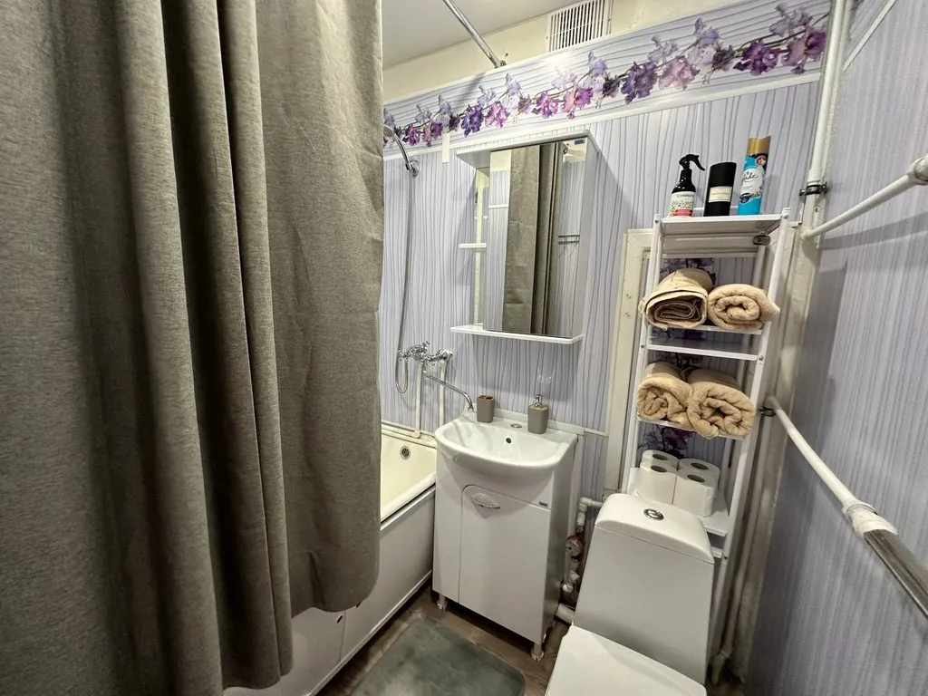 Квартира двухкомнатная на улице Предтеченской, 56 м², Великий Новгород — ванная комната, фото 2