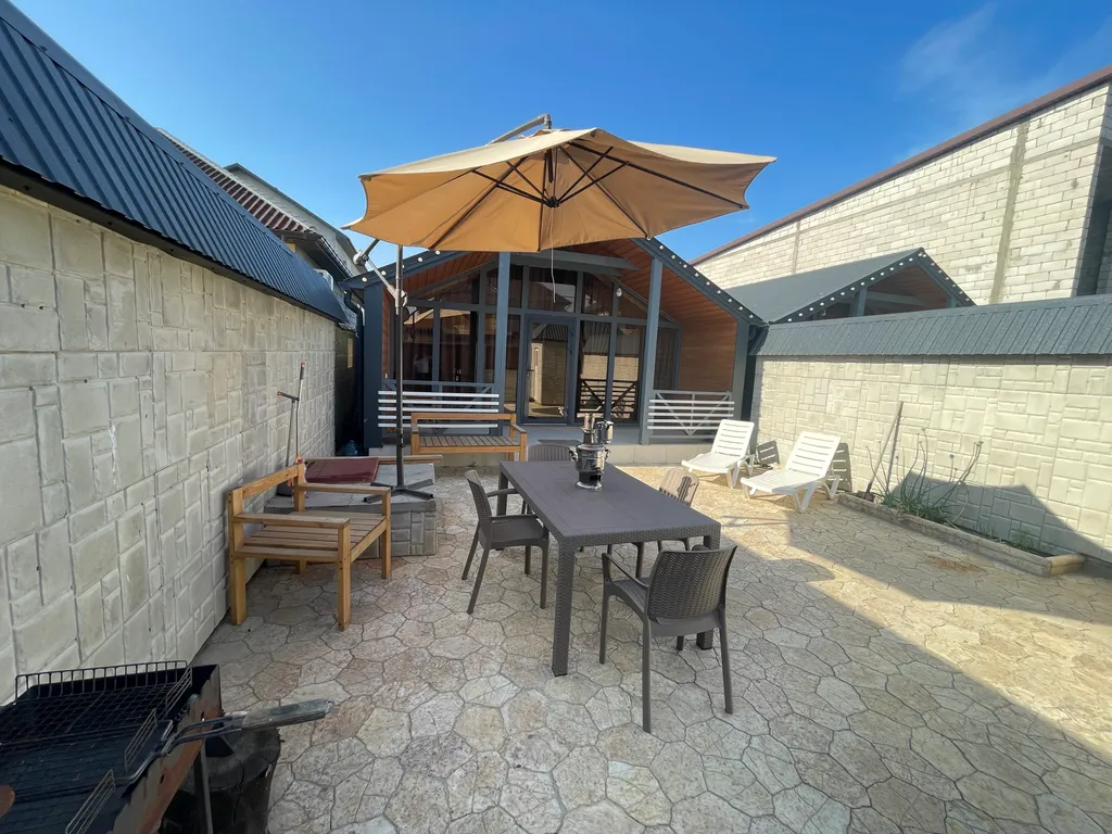 Домик возле моря