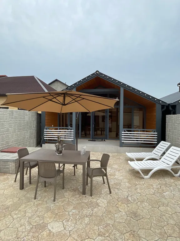 Домик возле моря